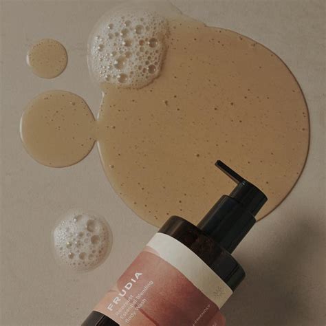 Гель для душа "Ослепительный" FRUDIA в подборке FLACON