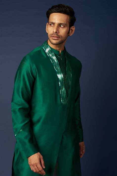 Buy Amit Aggarwal Men Emerald Green Silk And Chanderi Kurta Set At Pernia