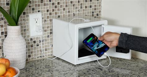 Locked Charging Station To Prevent Kids Smartphone Addiction