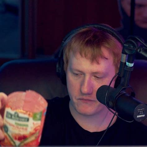 Папа кормит нас🥺 | Самые привлекательные мужчины, Дания, Мужчины