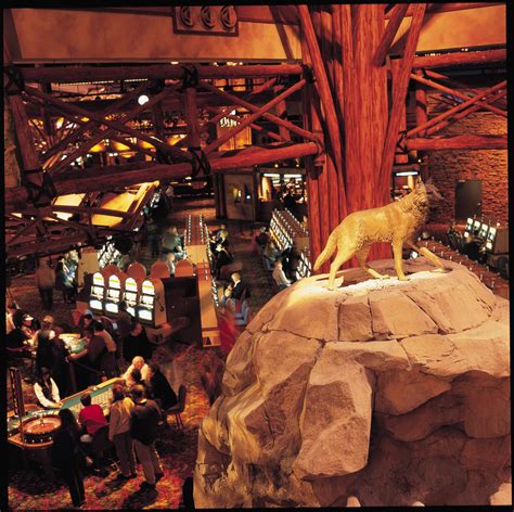 The wolf den mohegan sun just booked a surprising secret guest 10