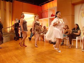 FIQUE LINDA LINGERIE PLUS SIZE DESFILE DE LINGERIE PLUS SIZE NO SBT PROGRAMA CASO DE FAMILIA
