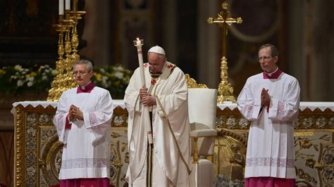 El Papa Francisco Celebró Su Segunda Vigilia De Semana Santa Felices Pascuas Infobae