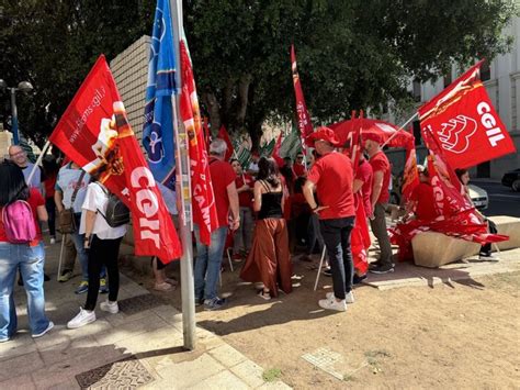 Sciopero Mense Lavoratori In Piazza A Cagliari E Sassari Notizie