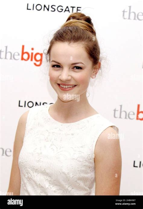 Hot Sexy Izzy Meikle Small Bikini Pics