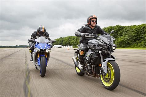 Gallery Naked Vs Sportsbike