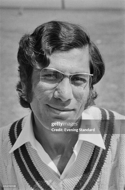 pakistani cricketer zaheer abbas   pakistan national cricket