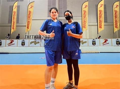 Dàn hot girl Thông tin khoe cúp vô địch bóng chuyền Campuchia có sao cao m Sao thể thao