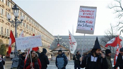 Potere Al Popolo In Piazza Per Nicoletta Dosio