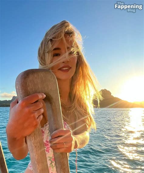 Hassie Harrison Nude Photos Videos TheFappening