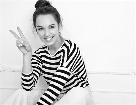 Portrait De Mod Le De Jeune Fille Belle Jeune Femme Brune Avec Du Maquillage Nude Dans Des