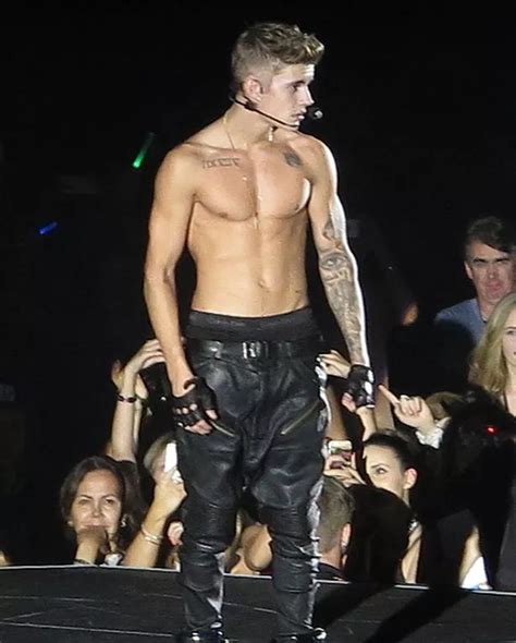 Justin Bieber Naked On Top And Showing Off Muscles All Day Irish Mirror Online