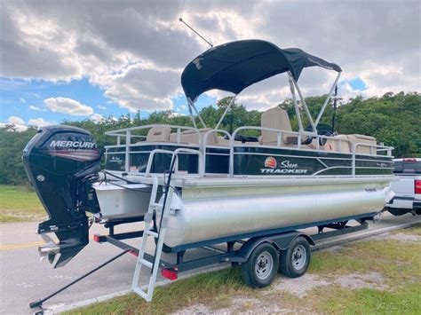 Sun Tracker Fishin Barge Dlx Like New Warranty Sun Tracker