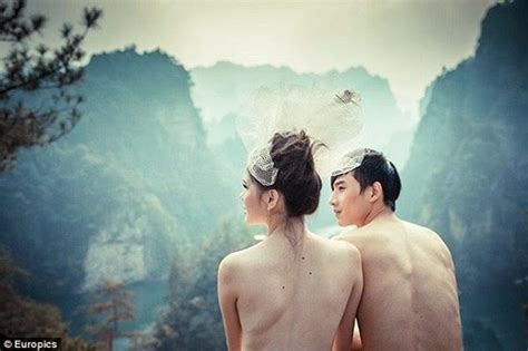 Đám cưới nude ở Trung Quốc VietVungVinh
