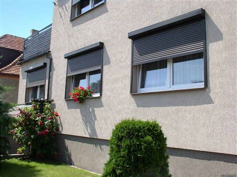 Ролеты на окна: разновидности, особенности и фото защитных и ...