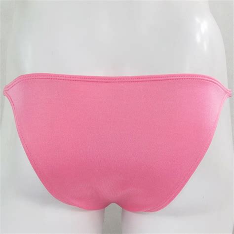 K K Bodybuilder Posing String Bikini Colors Narrow Waist