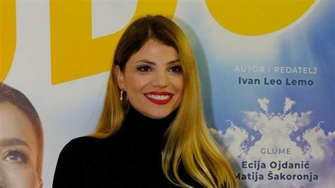 Predivna Lejla Filipović Na Crveni Tepih Stigla U Kožnjaku S Prorezom