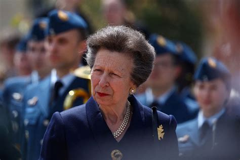 Princezna Anna: Životopis, zajímavosti a zranění