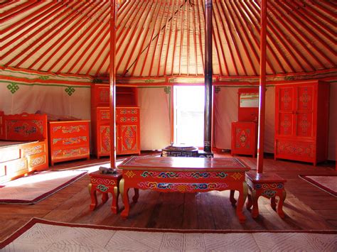 Traditional Mongolian Yurt (5.1m to 9.1m Diameter) - Silk Road Yurts