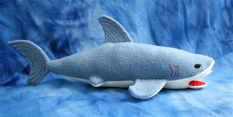 Free Stuffed Shark Sewing Pattern | NellyNaveera