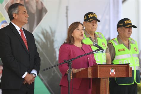 Presidenta Dina Boluarte anunció el incremento de policías para