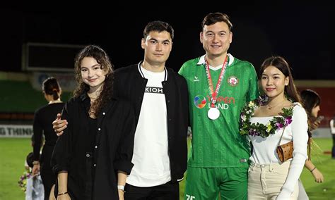 Bạn gái Văn Lâm gây sốt với loạt ảnh diện bikini khoe đường cong nóng bỏng Tinmoi