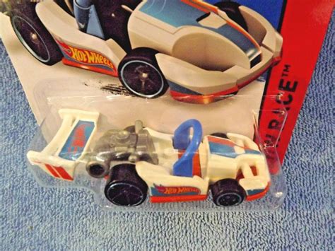 2015 Hot Wheels 126 250 HW Race Race Team LET S GO White Variation W OH5 Spoke Contemporary