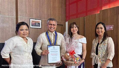 Dolor bags 2023 Dangal ng Bayan award