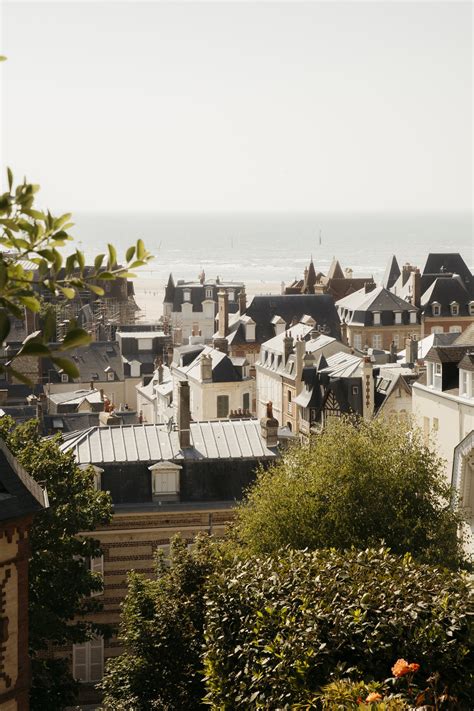 The Normandy Travel Guide: Honfleur, Etretat, Deauville and Trouville