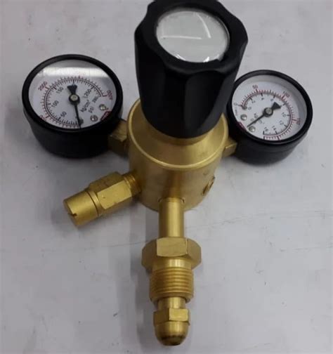 Kgf Cm Brass Single Stage Double Gauge Gas Regulator For