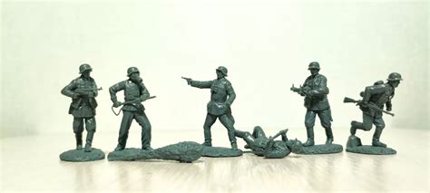 Купить Ибей | Hanomak Toy Soldiers WW2 German Soldiers Dog Of Reich ...