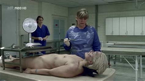 Naked Regina Lund In Der Kommissar Und Das Meer Schwarzer Engel
