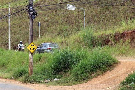 Motoristas Se Arriscam E Ignoram Interdi O Na Rua Jos Louren O