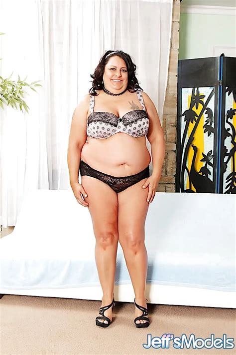 Lacy Bangs Shows Off Her Fat Ass And Pussy 14 Nude Pics XHamster