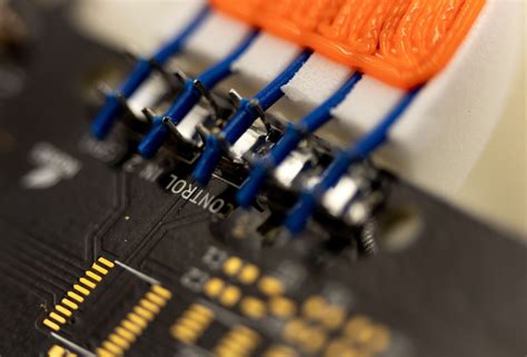 Q5D eliminates traditional wiring, saving space and weight.