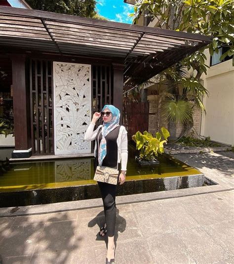 Formerly Accused Of Plastic Surgery Portraits Of Former Hot Celebgram Winny Putri Lubis Now