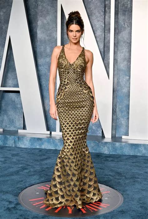 Kendall Jenner Strips Down To Tiny String Bikini For Sizzling Bathroom Snap Daily Star