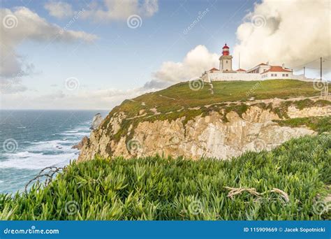 Faro En Los Acantilados En El Cabo Roca Sintra Cascais Naturales