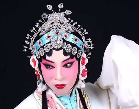 Exploring the History, Characteristics and Significance of Peking Opera ...