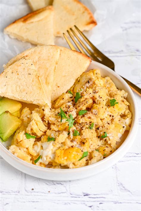 fluffy microwave scrambled eggs   minutes