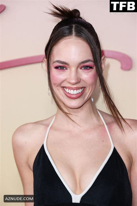 Claudia Sulewski Sexy Seen Flaunting Her Hot Cleavage At The Screening