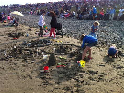 Laytown Races Laying On The Beach Peter Webb