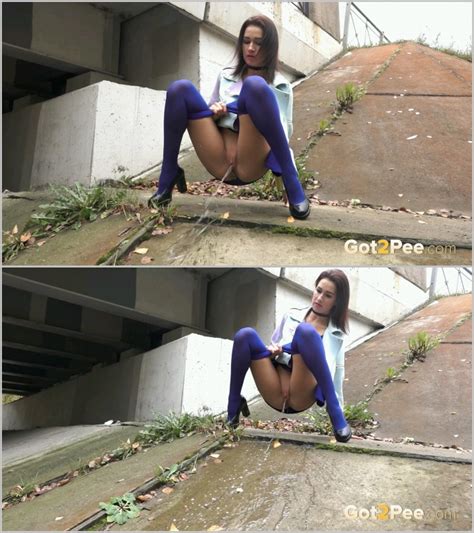 Forumophilia PORN FORUM Shameless Girls Pissing Urina Dirty Games