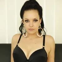 Hot Australian Brunette Frances Inserts Dildo XHamster