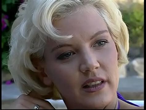 Alumnas Rubias Se Desnudan En La Piscina Y Luego Se Follan Entre Ellas XVIDEOS