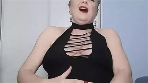 Blonde ehefrau mit dicken möpsen weiß wie sie sich selbst befriedigen kann xHamster