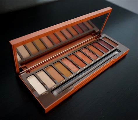 Revue La Naked Heat D Urban Decay Vaut Elle Le Coup Swatches