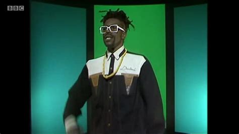 Hoo, hoo, hoo, hoo! Make some noise! Respect, respect! Now, a rumour ...