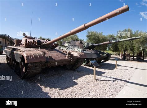 T 72 soviet tank hi-res stock photography and images - Alamy