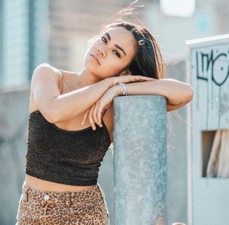 17 Sexy Hot Sari Arambulo Bikini Pics